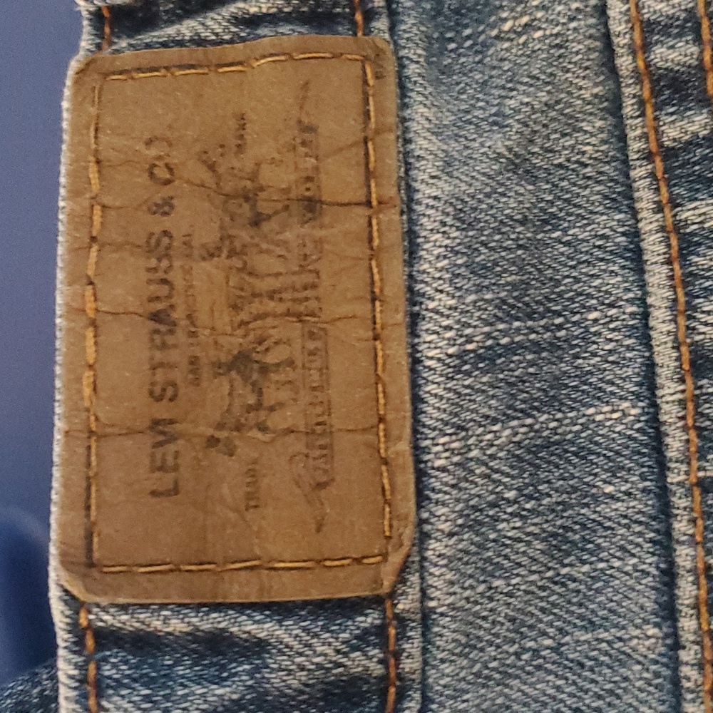 Levi's - Picture 7 of 8